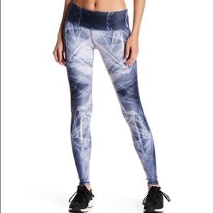 NWOT Noli Yoga Ballerina Legging‎ Blue White Small